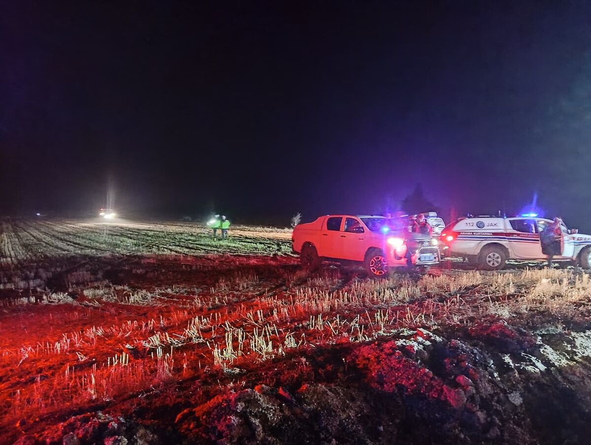 Uçağın Düşme Anını Vatandaşlar Anlattı AW605133 04 - Marmara Bölge Gazetesi