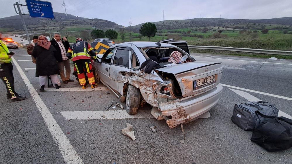 Edremit Çevre Yolunda Can Pazarı: 5 Kişi Yaralandı AW607498 02 - Marmara Bölge Gazetesi