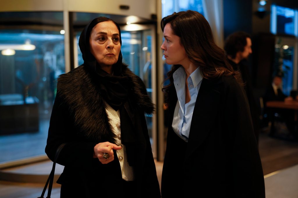 Star TV’nin ilgiyle takip edilen dizisi Sahipsizler, 42. bölümüyle izleyiciyi