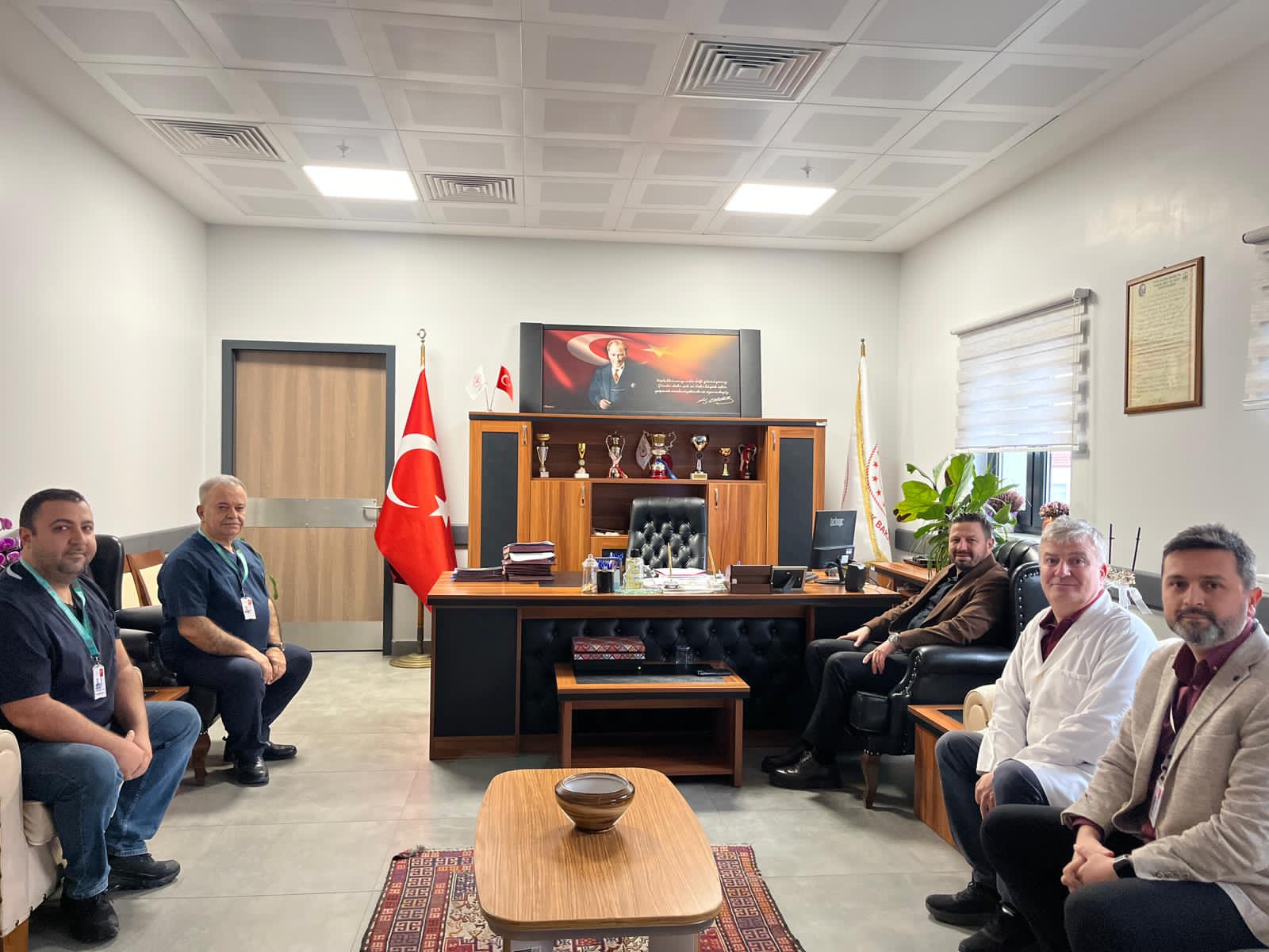 Mehmet Aydemir’den Hastaneye Sürpriz Ziyaret WhatsApp Image 2025 12 10 at 15.46.31 2 - Marmara Bölge Gazetesi