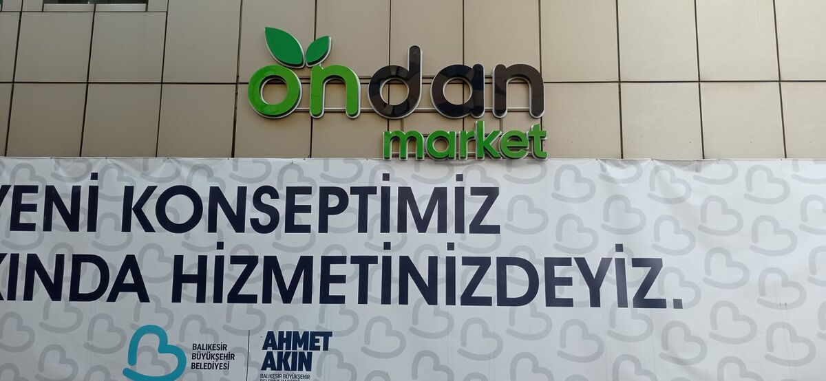 Balıkesir Büyükşehir Belediyesi binası altında hizmet veren Fırıntaş Kafe kapatıldı.