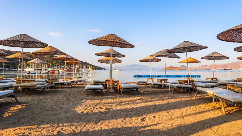 Sakinlik Arayanların Yeni Gözdesi: Bu Kıyı Herkesi Kendine Çekiyor bitez plaji 1024x576 1 - Marmara Bölge Gazetesi