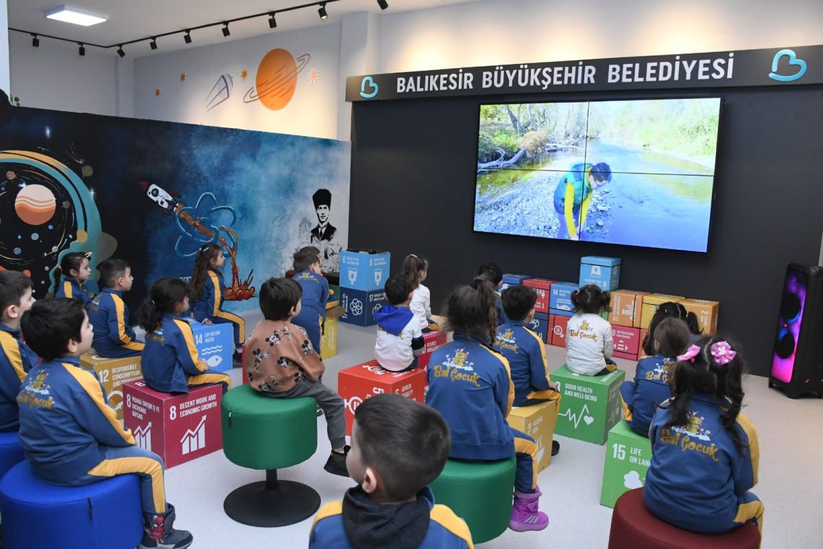 Balıkesir Çevre Eğitiminde Yeni Dönem Başladı buyuksehir cocuklari bilimle bulusturuyor 4 - Marmara Bölge Gazetesi