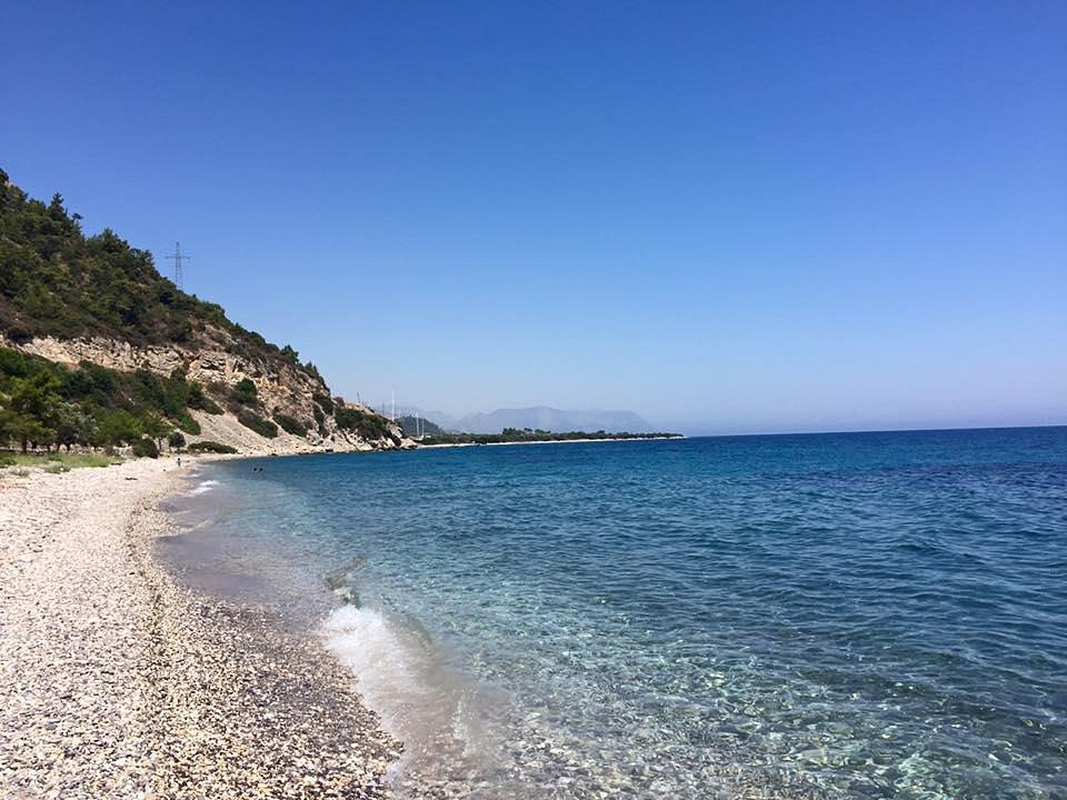Muğla’nın Gökova Körfezi’ndeki Ören Plajı, berrak denizi ve sakin atmosferiyle