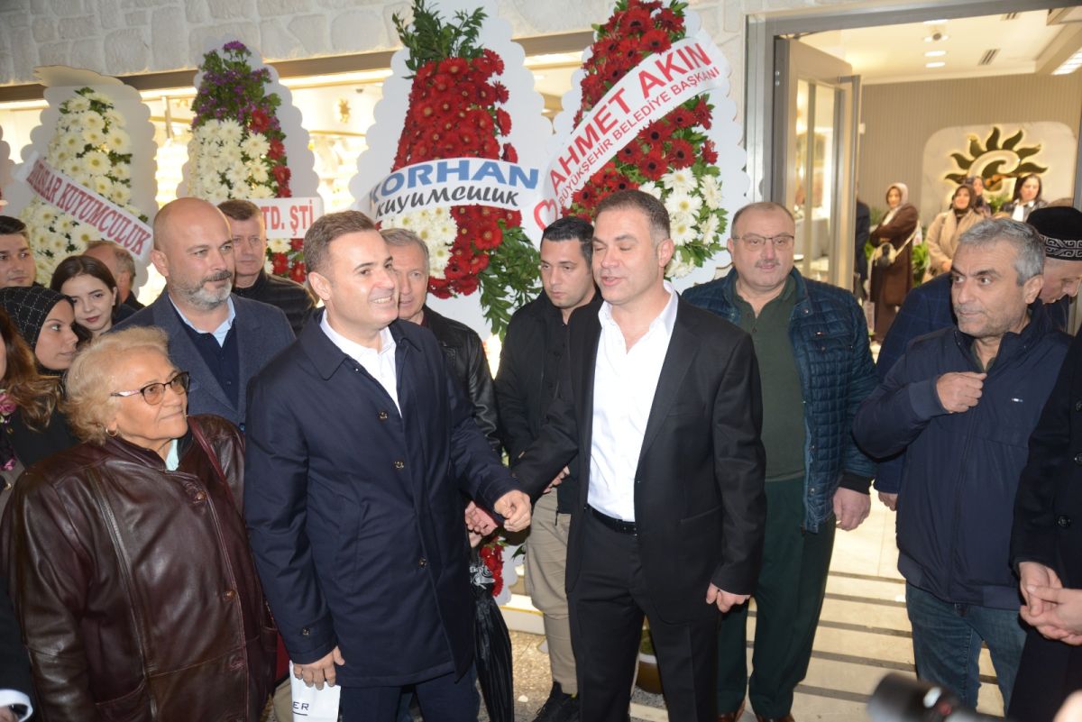 Güneş Kuyumculuk Yeni Yerinde Açıldı d031d375 ef58 4c02 88cc 3f7b6cb04d9e - Marmara Bölge Gazetesi