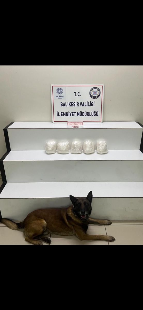 Edremit’te Yılbaşı Öncesi Büyük Darbe: Araçtan 5 Kilo Zehir Çıktı fcd96f3b 5bb3 4b5c 8316 92b5fa3cffbc - Marmara Bölge Gazetesi