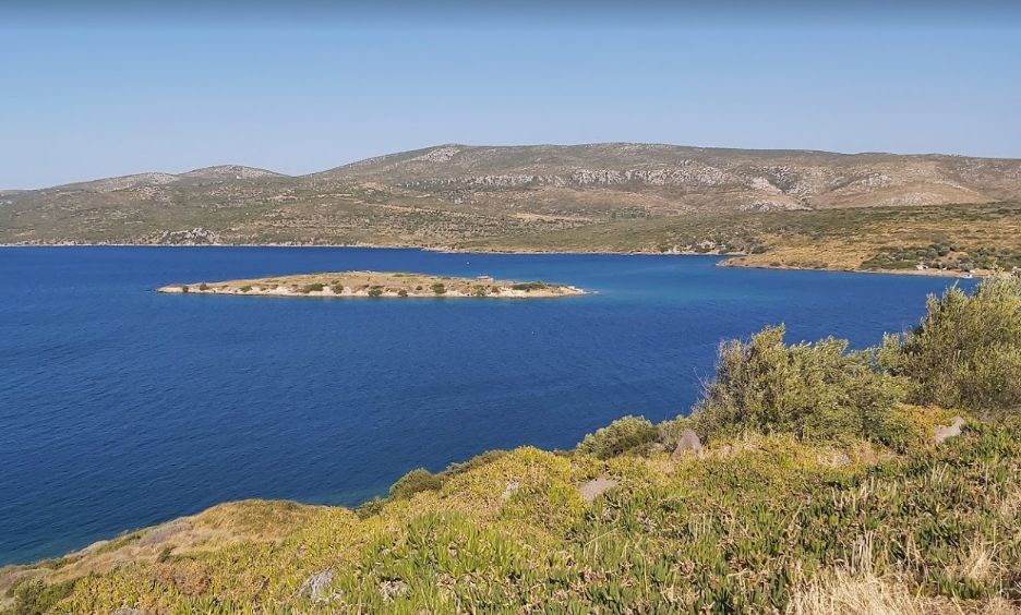 Datça’nın el değmemiş güzelliğini koruyan Gerence Koyu, sakin atmosferi ve