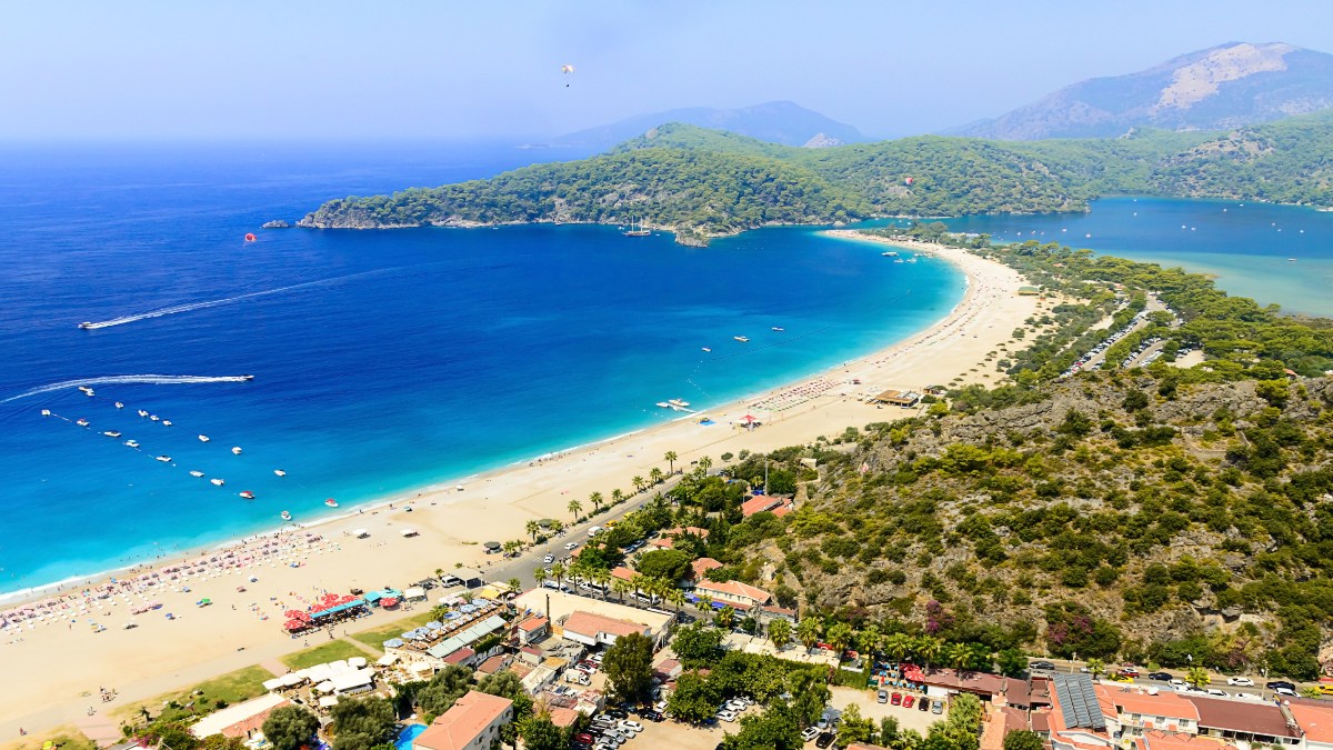 Dalgasız Denizi ve Doğasıyla Tatilcileri Büyüleyen Rota oludeniz plaji gezi rehberi - Marmara Bölge Gazetesi