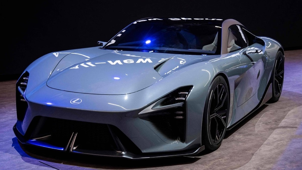 Dünyanın önde gelen otomobil devlerinden Toyota, yıllardır uzak kaldığı lüks