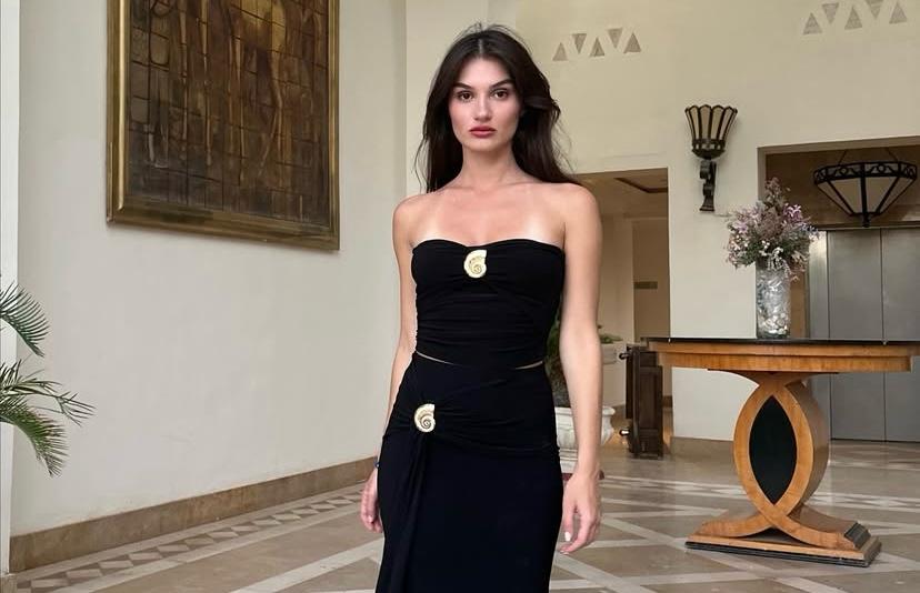 Oyuncu Gizem Güneş'in ELLE Style Awards Kombini Rüküş Bulundu! 04bf99d2 730f 458f 8818 6908e83dbd1a - Marmara Bölge Gazetesi