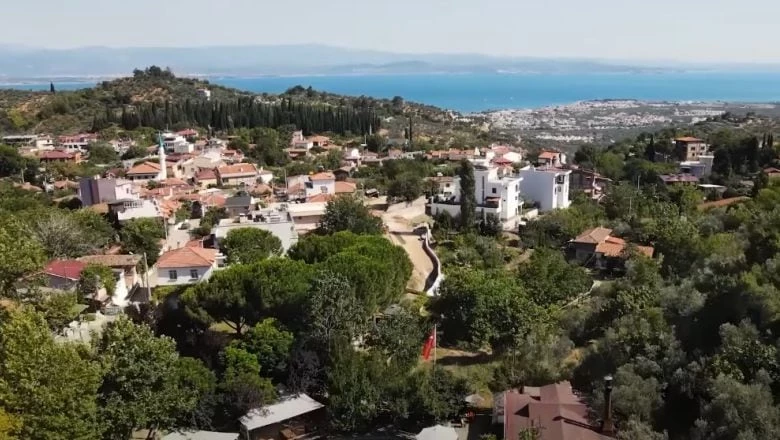 Kazdağları’nın en sakin köylerinden biri olan Çamlıbel, zeytin ağaçlarıyla çevrili