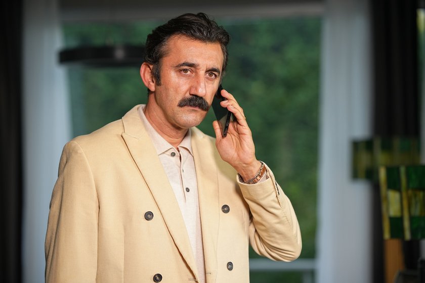 Takipten Çıktı, Paylaşımları Sildi… Eşref Rüya’nın Sevilen Oyuncusu Diziden Ayrıldı mı? 1729857114143 sk 3 - Marmara Bölge Gazetesi