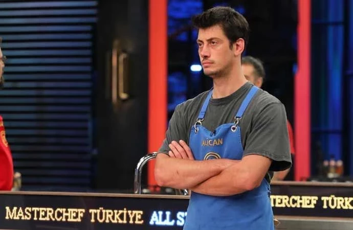 MasterChef Türkiye ile tanınan Alican Sabunsoy, doğum gününde yaptığı sitemkâr