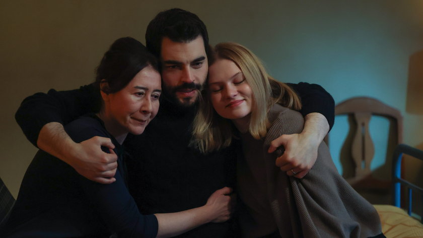 Ekranların ilgiyle takip edilen dizisi Veliaht, dün akşam yayınlanan 16.