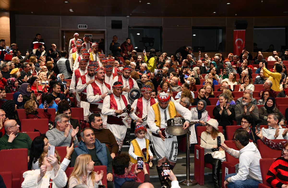 Balıkesir’de Sıra Gecesi ve Barana Coşkusu 2e7d317d 651c 4708 b728 c82edc2e0699 - Marmara Bölge Gazetesi