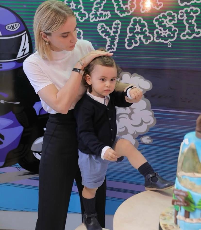 Gülşen’in Makyajsız Hali Gündem Oldu! 2fd7b13f f205 4f6b 9634 ffcabb9110b4 - Marmara Bölge Gazetesi