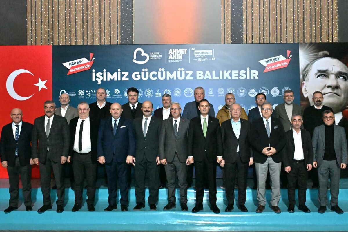 Balıkesir Büyükşehir Belediye Başkanı Ahmet Akın, ilçe belediye başkanlarıyla gerçekleştirilen