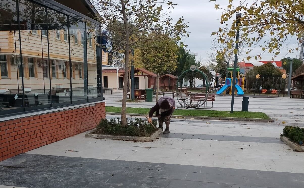 Balıkesir’in Bigadiç ilçesinde belediye tarafından yürütülen çevre düzenleme ve peyzaj