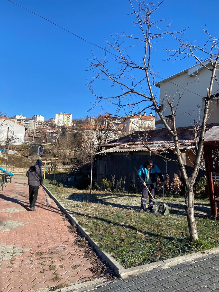 Dursunbey’de Parklar Baştan Aşağı Yenileniyor! 611799468 18507025309079512 3468750800239709631 n - Marmara Bölge Gazetesi