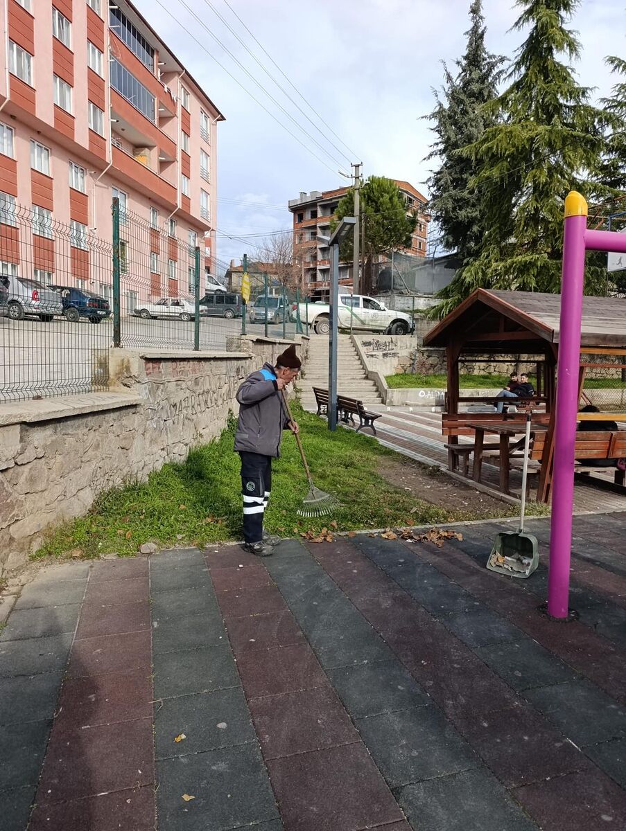 Dursunbey’de Parklar Baştan Aşağı Yenileniyor! 612132753 18507025348079512 844124380062839477 n - Marmara Bölge Gazetesi