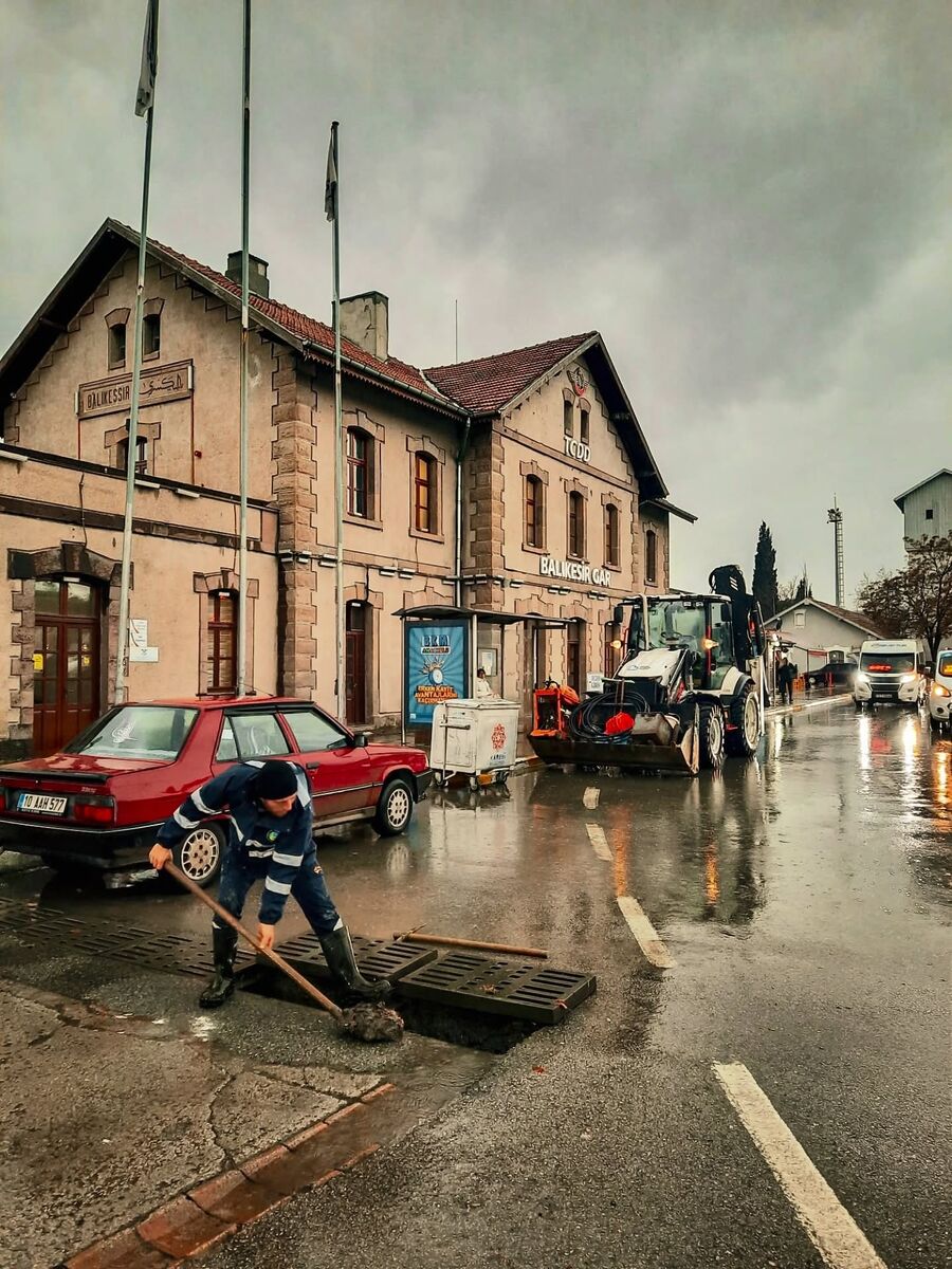 Şiddetli Yağış Öncesi BASKİ Krizi! 612145199 18417059578186441 3621754558064697361 n - Marmara Bölge Gazetesi