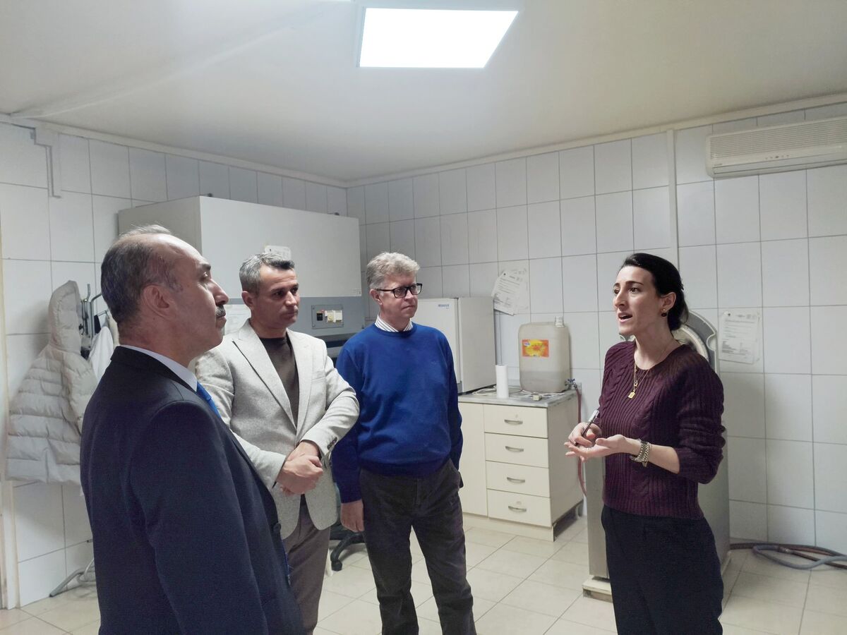 Süt Analiz Laboratuvarında İnceleme 612606625 1285234716980721 3337545504837361948 n - Marmara Bölge Gazetesi