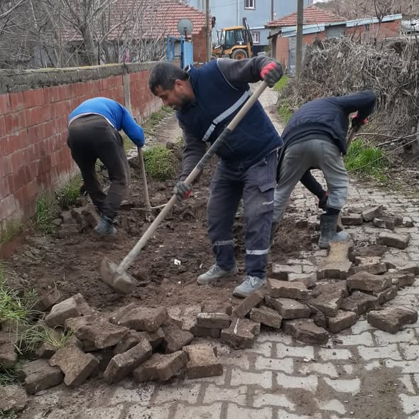Bigadiç Belediyesi, ilçenin altyapı sorunlarını kalıcı şekilde çözmek amacıyla çalışmalarına