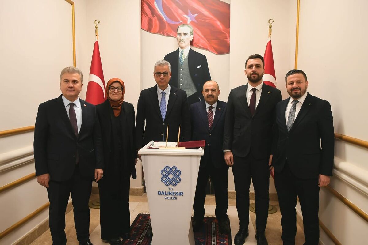 Bakan Memişoğlu Balıkesir’de 613532438 18320418322222704 2451151785714808302 n - Marmara Bölge Gazetesi
