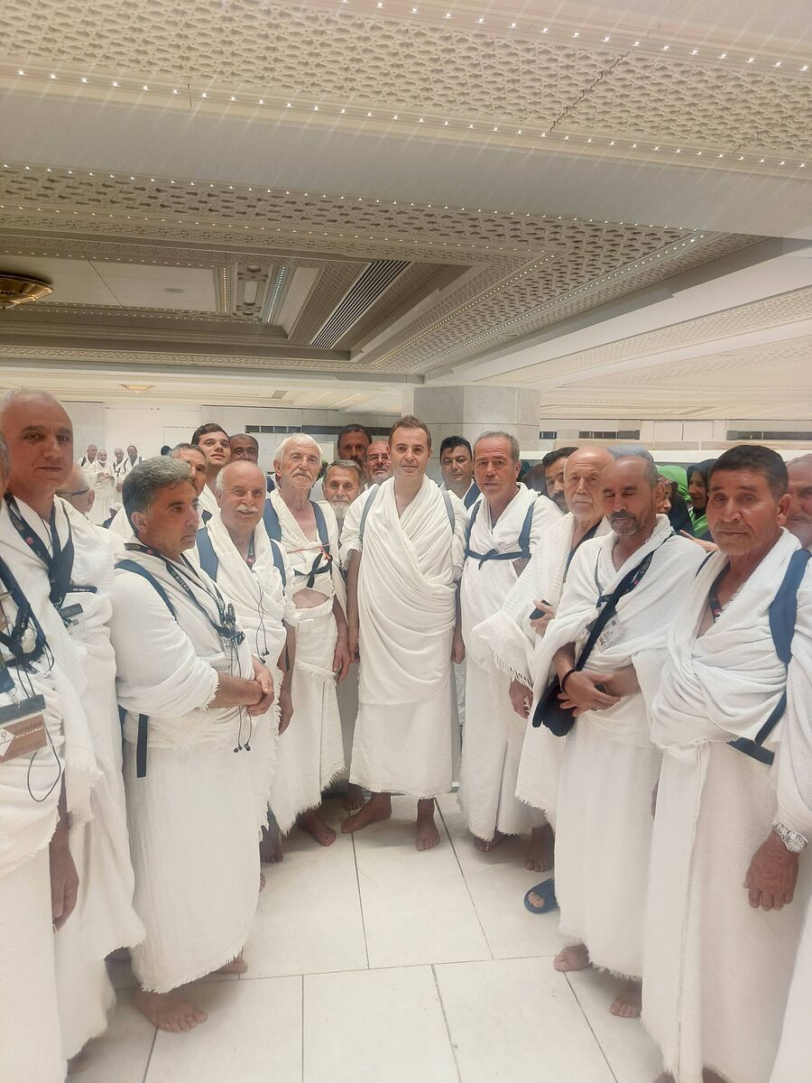 Ahmet Akın’ın Gündem Olan Umre Fotoğrafı 614576807 3825113917782001 5171993274711342673 n - Marmara Bölge Gazetesi