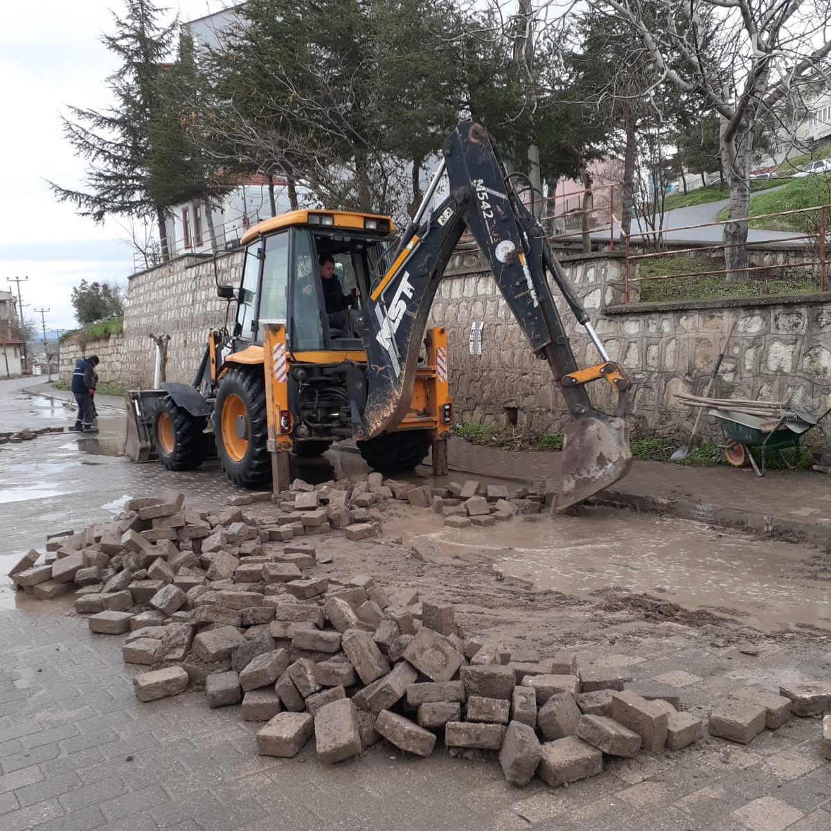Bigadiç’te Kriz Hamlesi 614773263 122226840254300867 4045920060909623370 n - Marmara Bölge Gazetesi