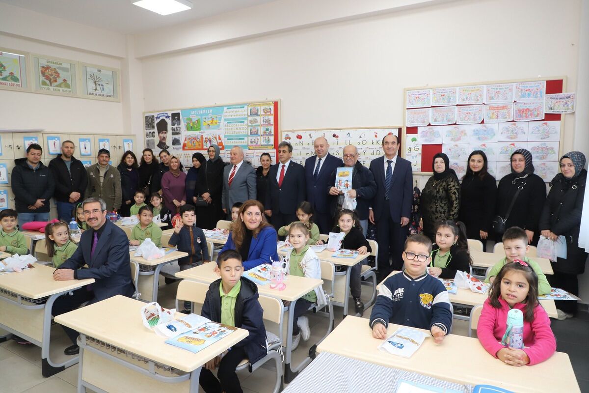 Gönen’de 2025-2026 eğitim öğretim yarıyılının sona ermesiyle birlikte öğrenciler karne
