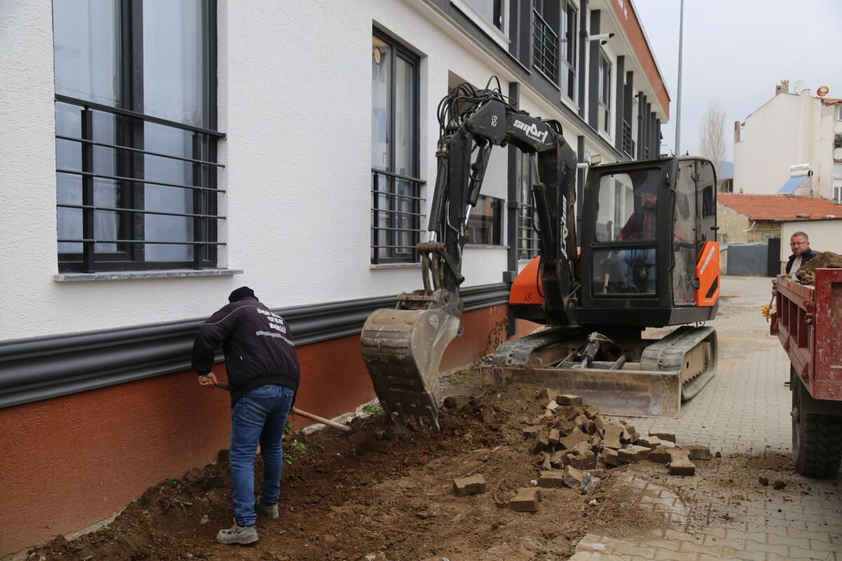 Edremit’te Ekipler Sahada! 615706943 896487806075579 7553932599447749716 n - Marmara Bölge Gazetesi