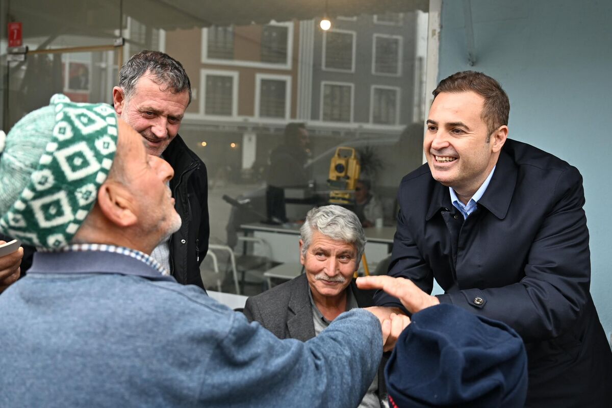 Ahmet Akın Kepsut’ta Esnafla Buluştu! 616090623 1425739408908217 6377663373546578445 n - Marmara Bölge Gazetesi