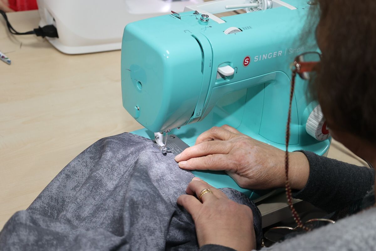 Balya’da Üretim Seferberliği: BALMEK’te Dikiş Atölyesi Dolu Taştı 616845334 1562115862584626 7245266867739727794 n - Marmara Bölge Gazetesi