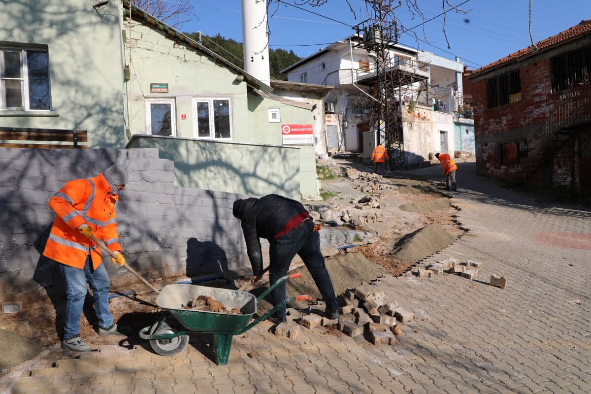 Edremit’te Kış Böyle Başladı! 619294876 894152459642447 5942528218019060267 n - Marmara Bölge Gazetesi