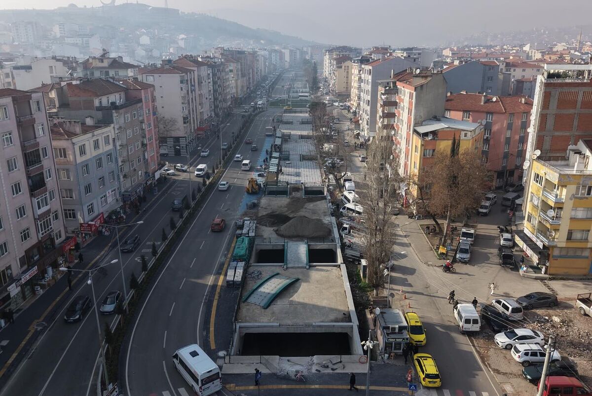 Balıkesir’in Karesi ilçesinde taşkın riskini azaltmaya yönelik sürdürülen Çay Deresi
