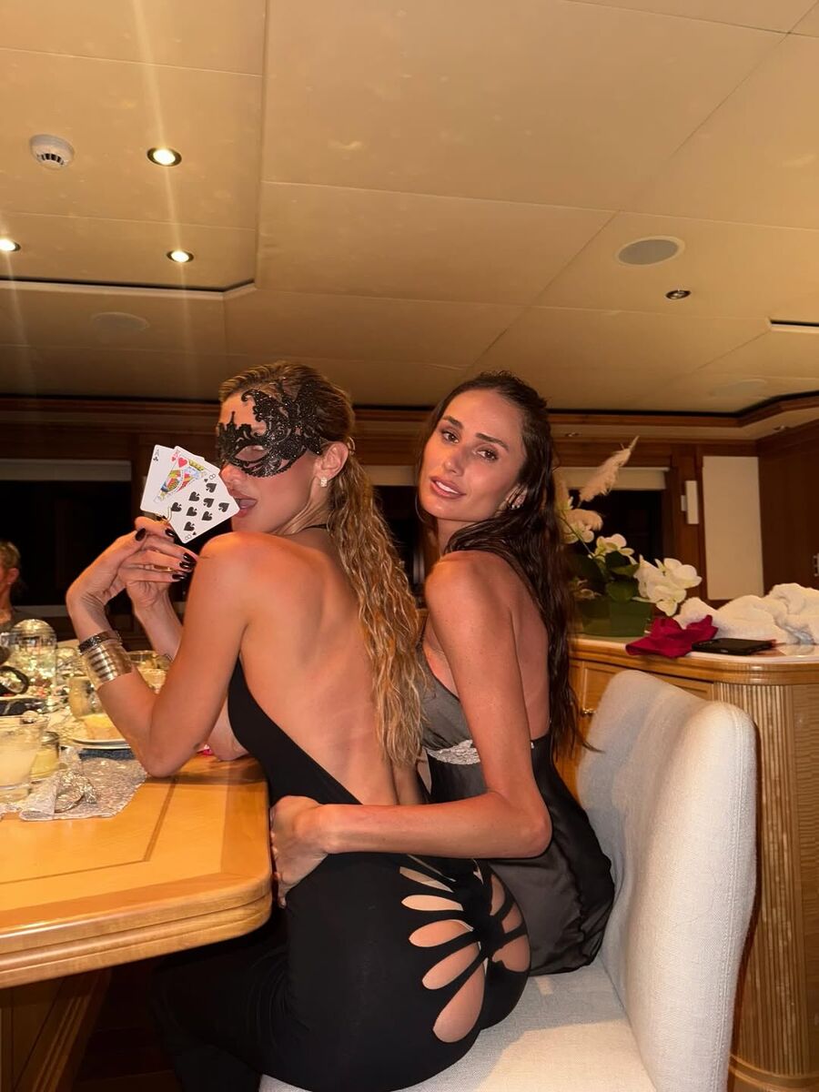 Bella Hadid’in Yeni Pozları Olay Oldu! 621656468 18599886169004078 8088110506273570286 n - Marmara Bölge Gazetesi