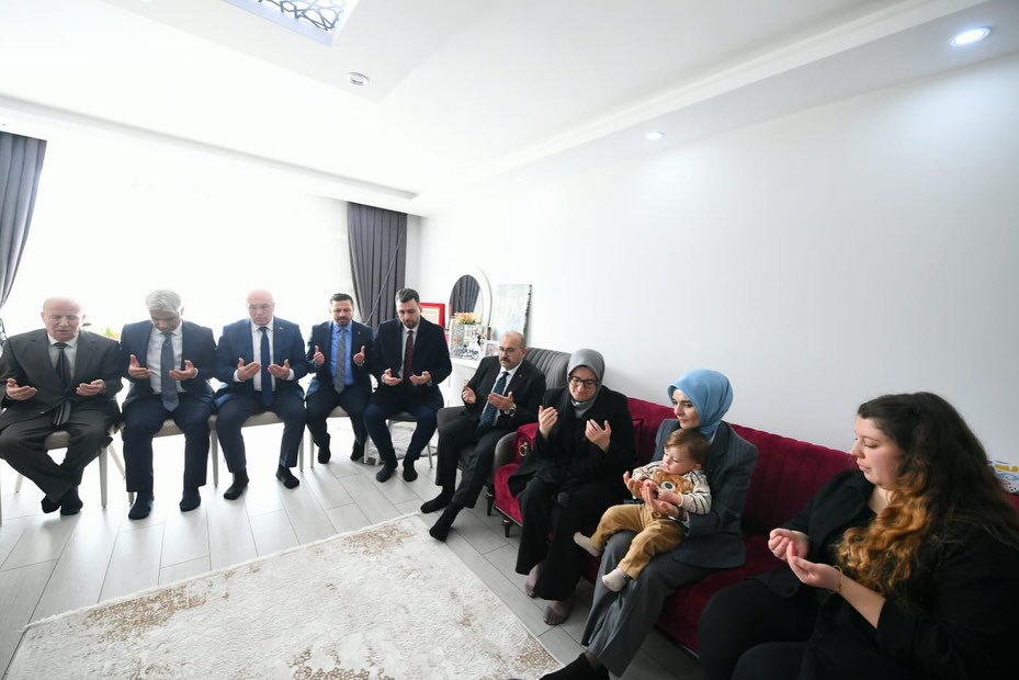 Aile ve Sosyal Hizmetler Bakanı Mahinur Göktaş Balıkesir’de! 622127476 18321858688222704 7948525224562138235 n - Marmara Bölge Gazetesi