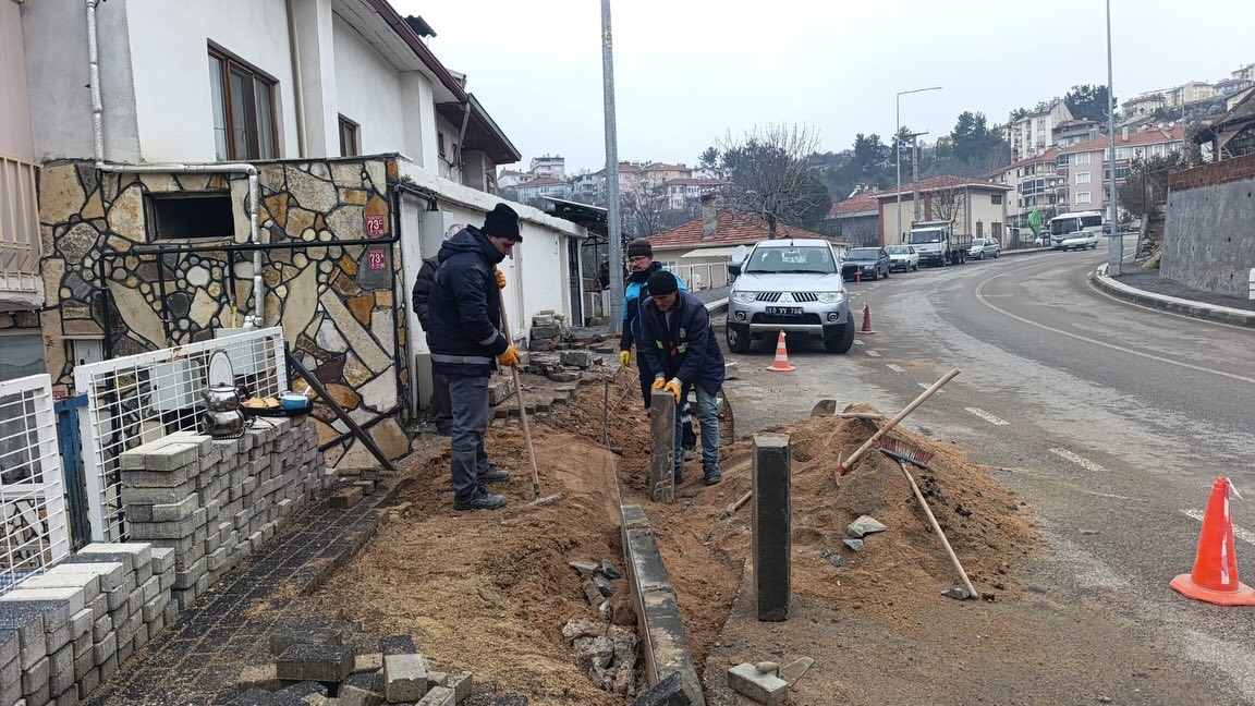 Balıkesir’de Kışın Gücü Etkisini Gösteriyor! 624030939 18511108810079512 6016464194192281097 n - Marmara Bölge Gazetesi