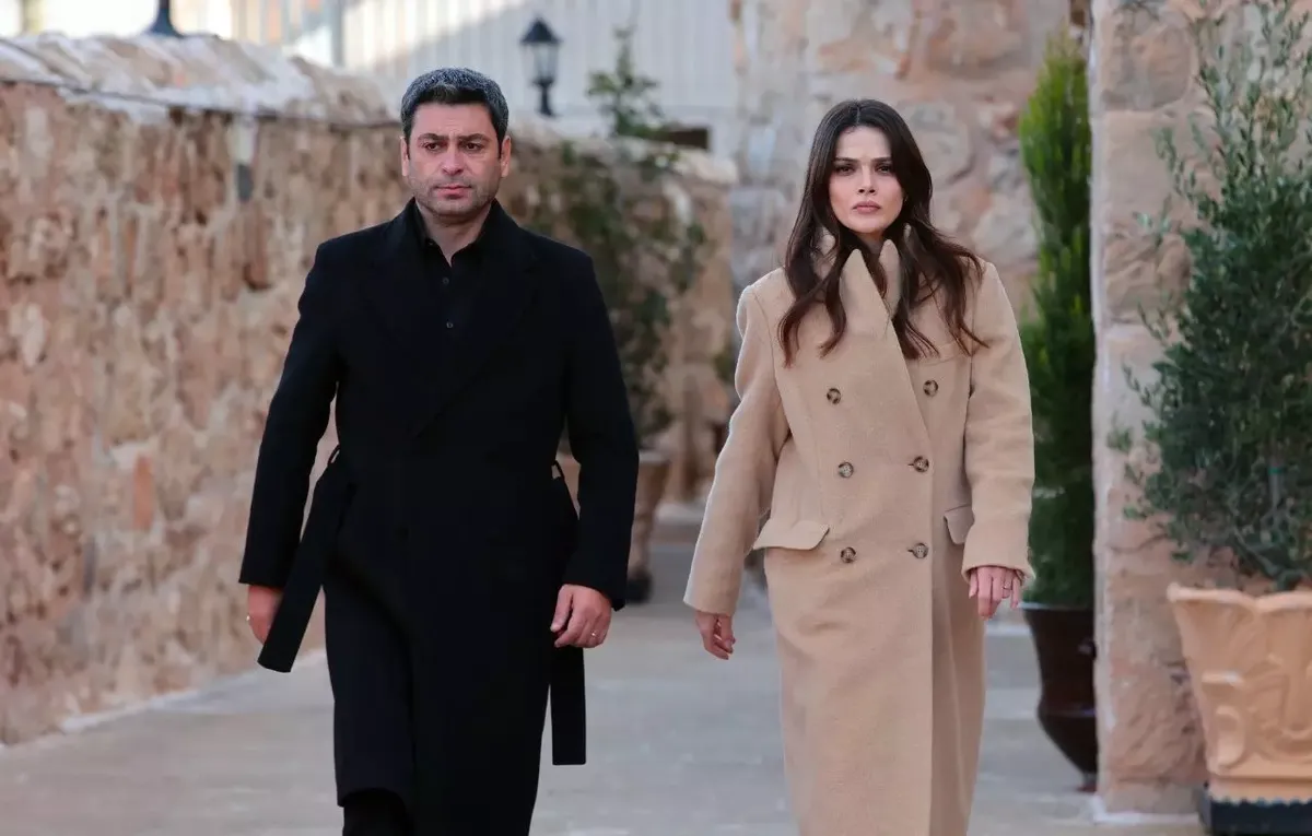 Kanal D ekranlarının ilgiyle takip edilen dizisi Uzak Şehir, 44.