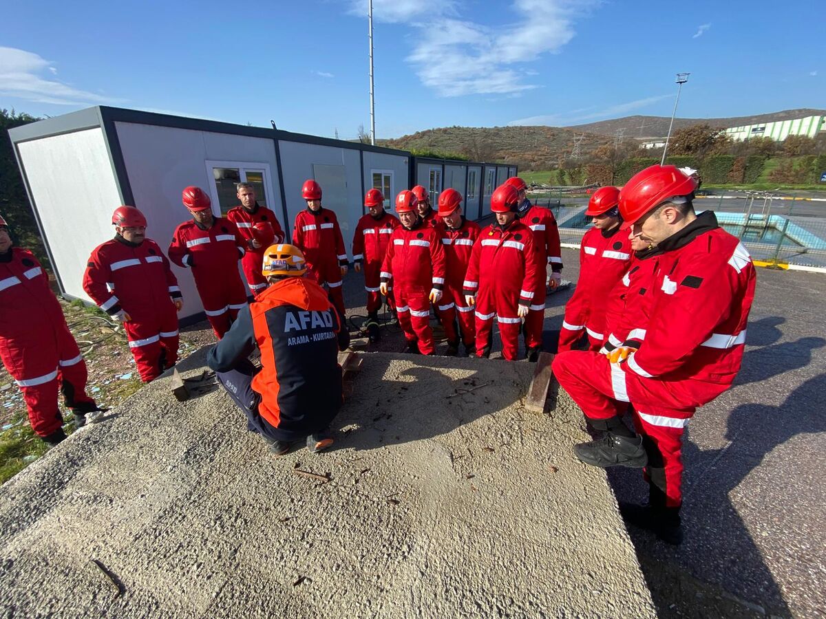 Balıkesir İtfaiyesi Afetlere Hazırlanıyor: 150 Kişilik Arama Kurtarma Gücü Sahada! 7ee4d1b0 ed14 449b b010 5062d9020f8a - Marmara Bölge Gazetesi