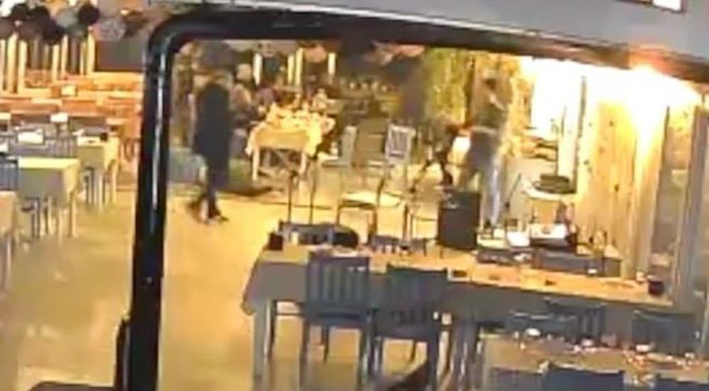 Gömeç’te Tüfekli Saldırının Görüntüleri Çıktı! AW613300 03 - Marmara Bölge Gazetesi