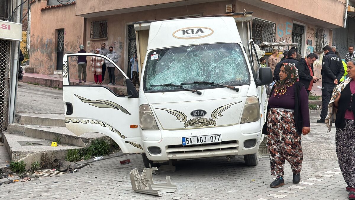 Edremit’te Alacak Verecek Kavgası: 2 Yaralı! AW614037 06 - Marmara Bölge Gazetesi