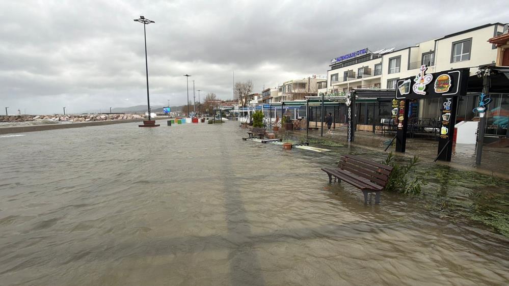Lodos Edremit’i Vurdu! AW615751 07 - Marmara Bölge Gazetesi