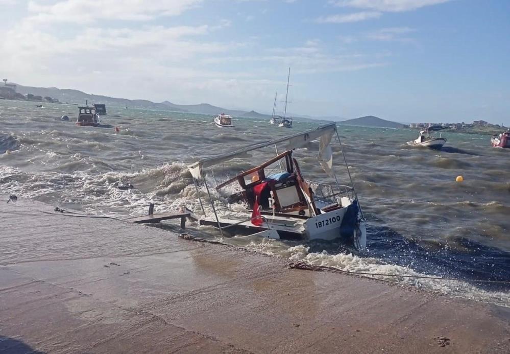 Balıkesir’de Tekneler Battı! AW615990 04 - Marmara Bölge Gazetesi