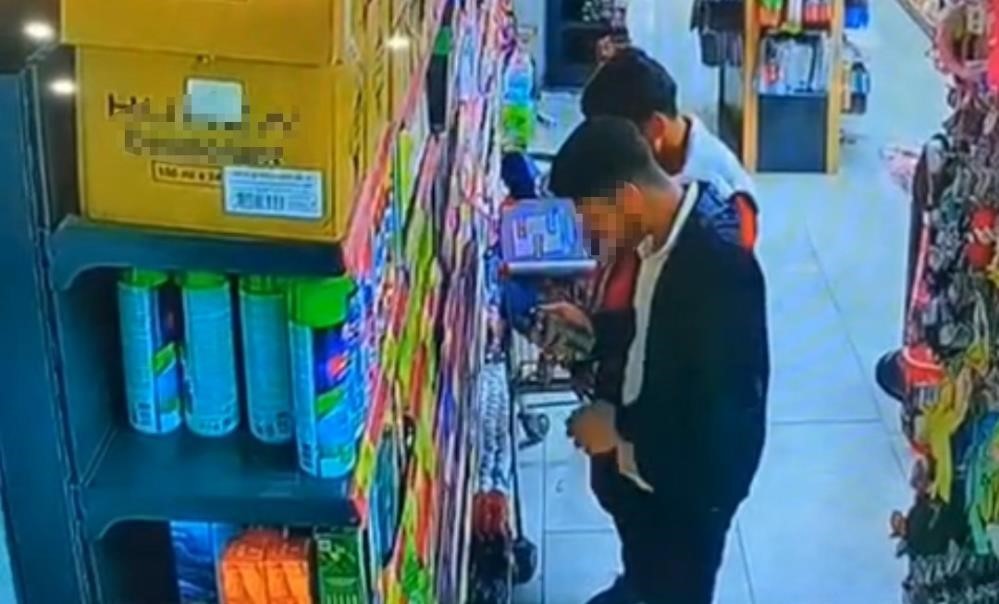 Parfüm Hırsızlığı Kamerada AW618199 01 - Marmara Bölge Gazetesi