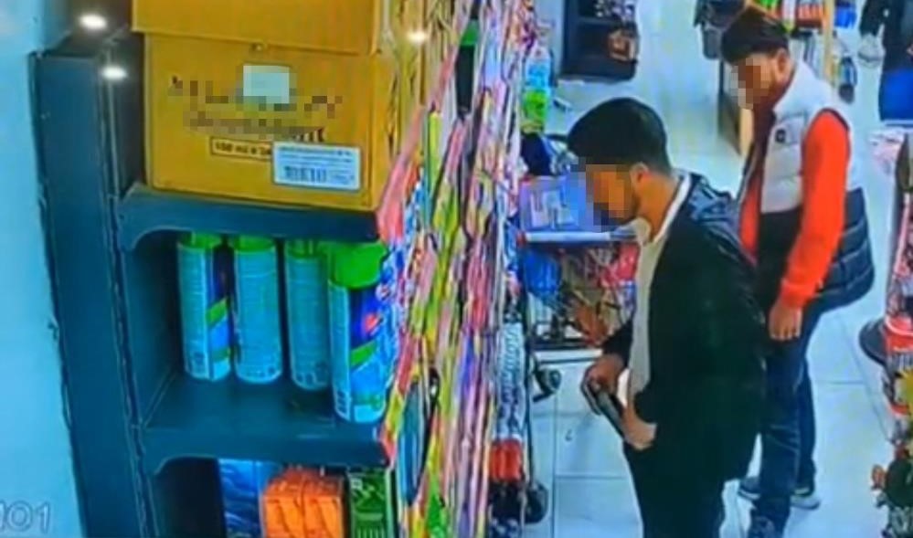 Parfüm Hırsızlığı Kamerada AW618199 02 - Marmara Bölge Gazetesi