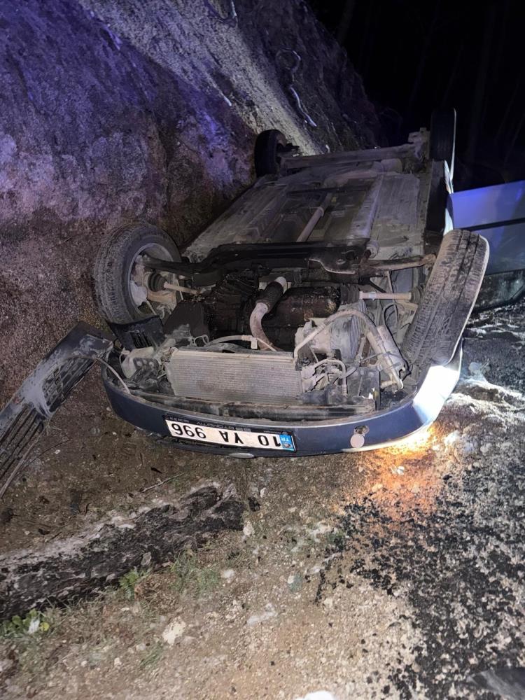 Balıkesir’in Edremit ilçesinde, Kazdağları yolu üzerinde meydana gelen trafik kazasında