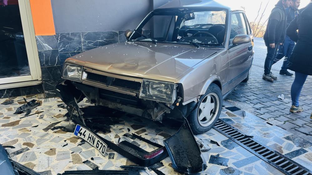 YAŞLI ADAMA BÖYLE ÇARPTI AW620280 05 - Marmara Bölge Gazetesi