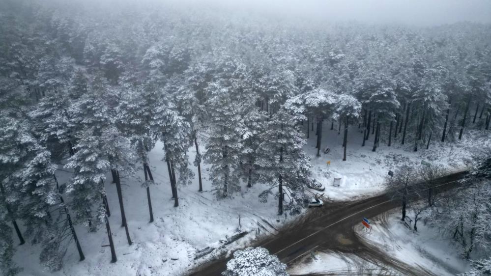 Marmara ile Ege Bölgeleri’ni doğal bir sınır gibi ayıran Kazdağları,